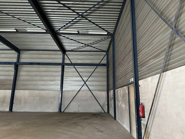 Staalconstructie met kraanbaan (18 x 35 mtr) (630m2) - afbeelding 18 van  68