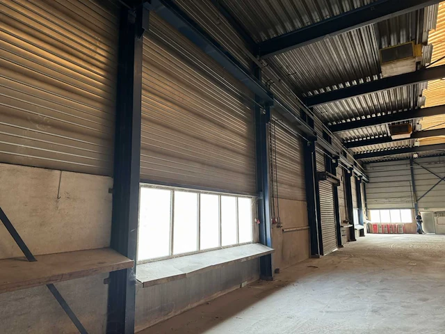 Staalconstructie met kraanbaan (18 x 35 mtr) (630m2) - afbeelding 21 van  68