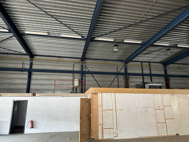 Staalconstructie met kraanbaan (18 x 35 mtr) (630m2) - afbeelding 67 van  68