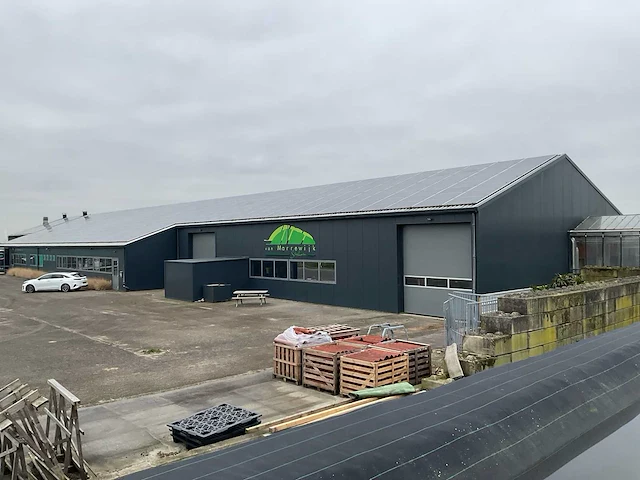 Staalconstructie met zonnepanelen installatie 16 x 80 mtr (1448m2) - afbeelding 1 van  49