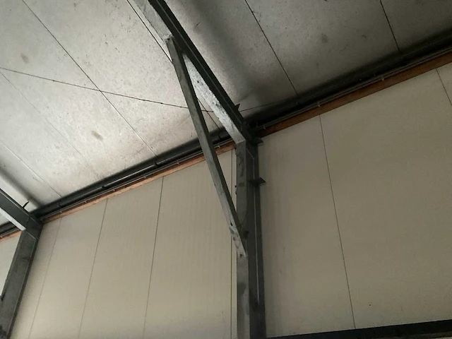 Staalconstructie met zonnepanelen installatie 16 x 80 mtr (1448m2) - afbeelding 13 van  49