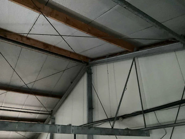 Staalconstructie met zonnepanelen installatie 16 x 80 mtr (1448m2) - afbeelding 16 van  49