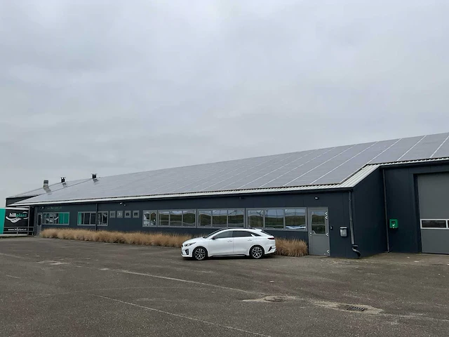 Staalconstructie met zonnepanelen installatie 16 x 80 mtr (1448m2) - afbeelding 43 van  49