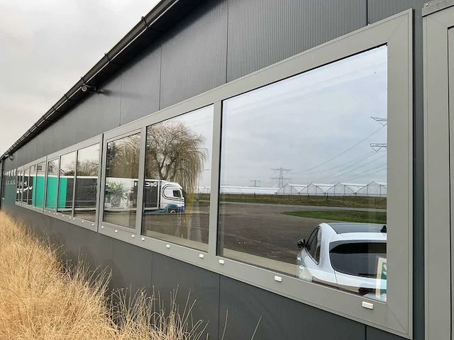 Staalconstructie met zonnepanelen installatie 16 x 80 mtr (1448m2) - afbeelding 48 van  49
