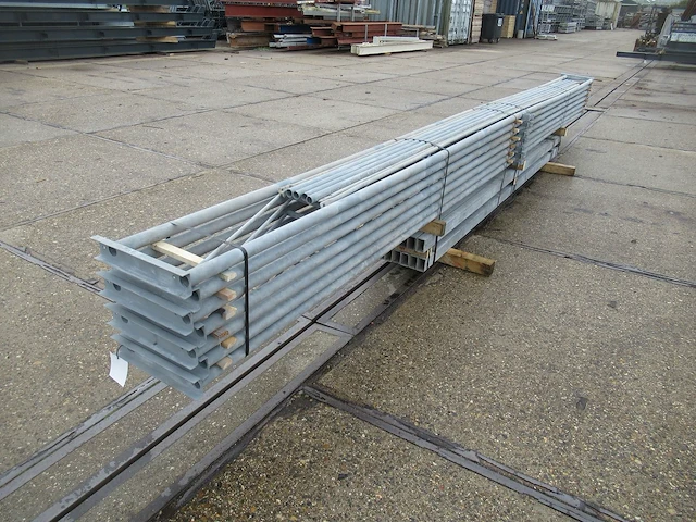 Staalconstructie platdak 6.40 x 24.00 meter (154m2) - afbeelding 1 van  8