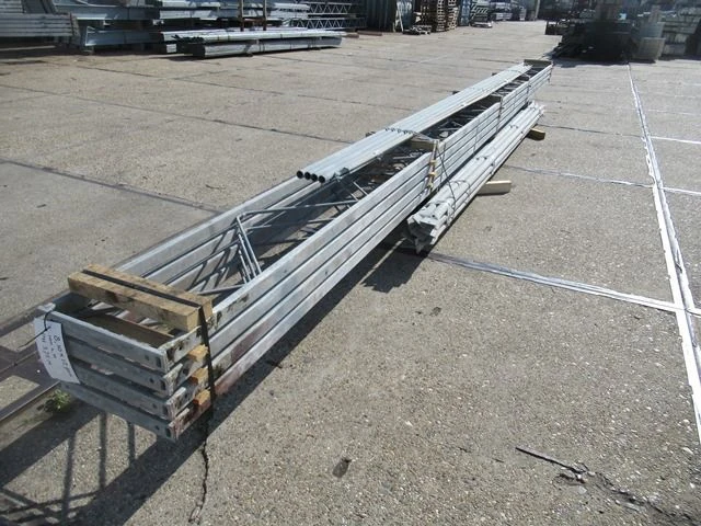 Staalconstructie platdak 8.10 x 12.90 meter (104m2) - afbeelding 1 van  8