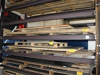 Staalplaten in platen in diverse maten en diktes in stelling let op inclusief pallets. - afbeelding 2 van  4