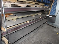 Staalplaten in platen in diverse maten en diktes in stelling let op inclusief pallets. - afbeelding 3 van  4