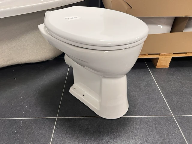 Staand toilet met zitting - afbeelding 1 van  3