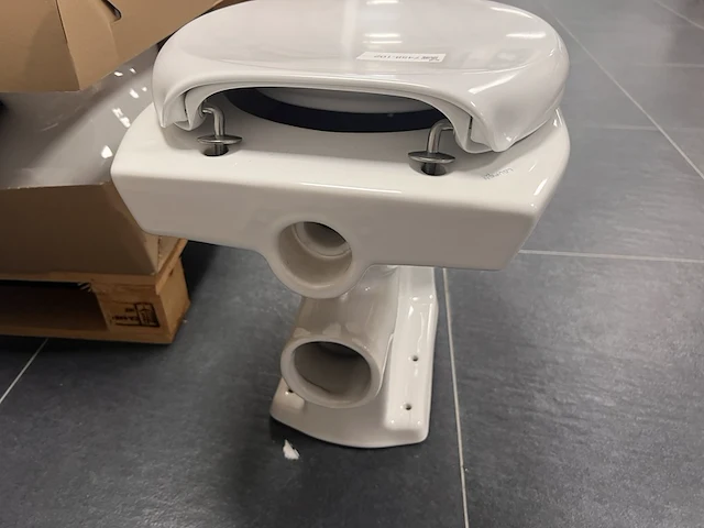 Staand toilet met zitting - afbeelding 3 van  3