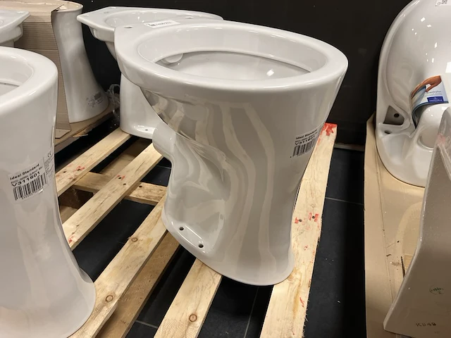 Staand toilet verhoogd ideal standard - afbeelding 1 van  3