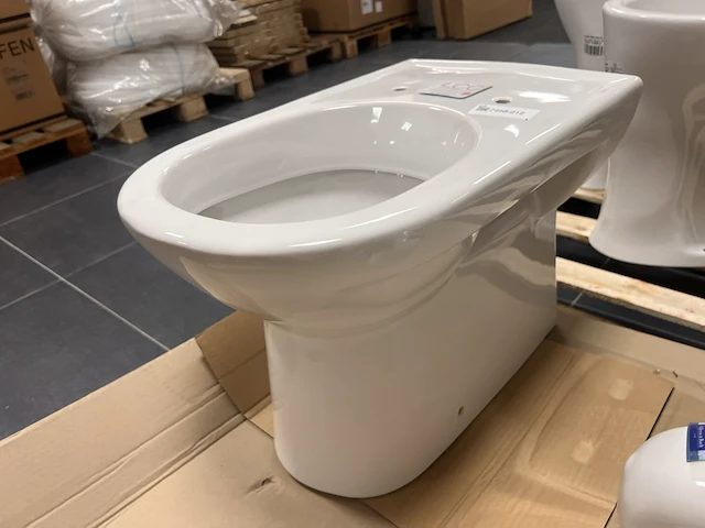 Staand toiletvoor duoblok laufen - afbeelding 2 van  4