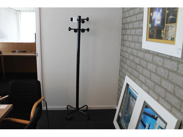 Staande kapstok met acht haken en hoogte 175 cm. - afbeelding 1 van  2