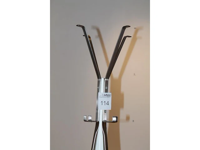 Staande kapstok met acht posities en hoogte 190 cm. - afbeelding 3 van  3