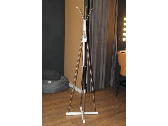 Staande kapstok met acht posities en hoogte 190 cm. - afbeelding 2 van  3