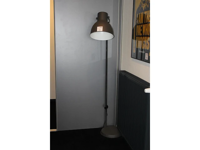 Staande lamp ikea hoogte 128 cm - afbeelding 2 van  2