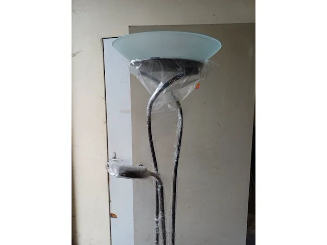 Staande lamp in doos - afbeelding 4 van  7