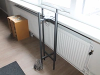 Staande lamp met voetbediening en hoogte 100 cm. - afbeelding 1 van  2