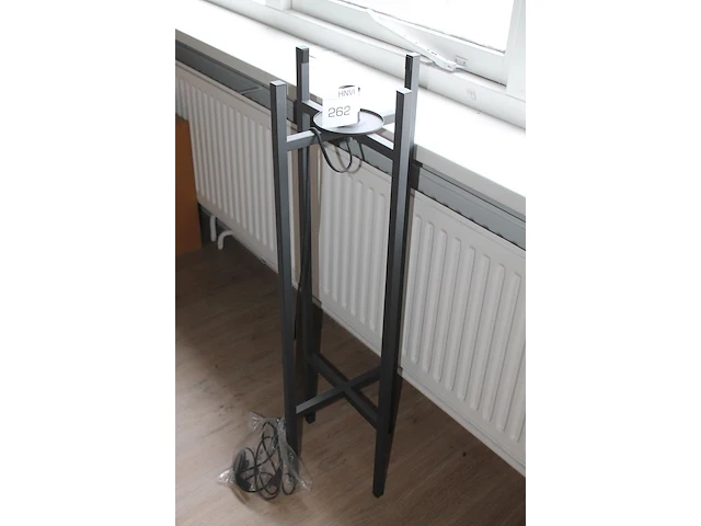 Staande lamp met voetbediening en hoogte 100 cm. - afbeelding 2 van  2
