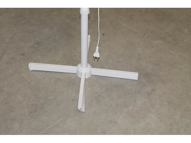 Staande ventilator blokker. - afbeelding 3 van  3