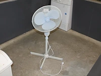 Staande ventilator. - afbeelding 1 van  2