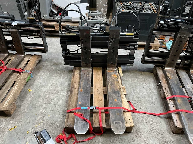 Stabau - fem 3 s11-zvgk 25-s-tg-1 - accessoire voor vorkheftrucks - 2020 - afbeelding 1 van  4