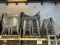 Stackchair gestoffeerd (100x) - afbeelding 1 van  4