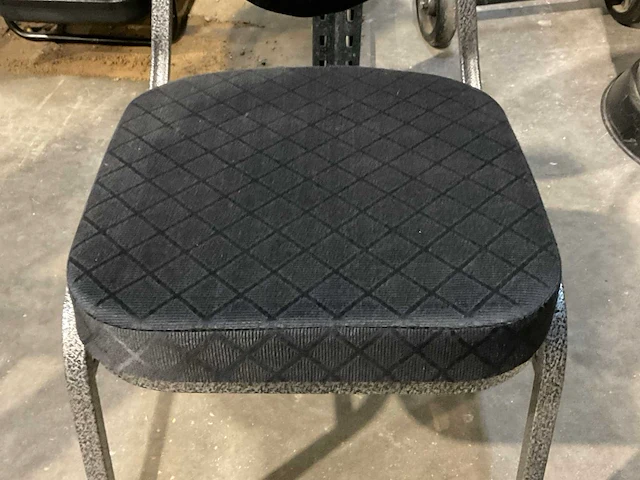 Stackchair gestoffeerd (100x) - afbeelding 3 van  4