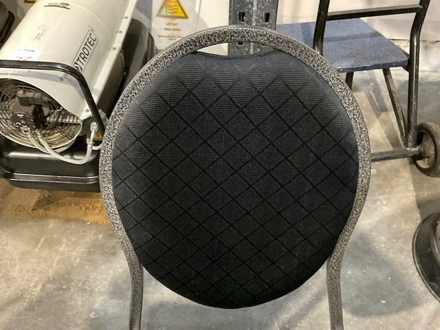 Stackchair gestoffeerd (100x) - afbeelding 4 van  4