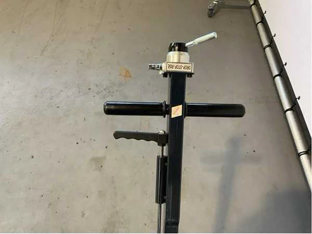 Stahlgruppe - 2025 - hydrolic 80-tons - garagekrik - afbeelding 11 van  12