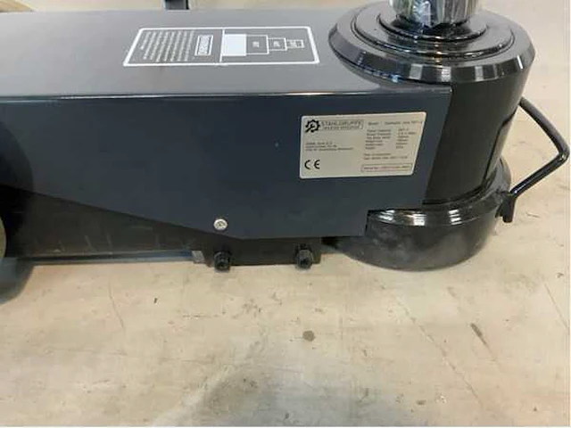 Stahlgruppe - 2025 - hydrolic 80-tons - garagekrik - afbeelding 3 van  12