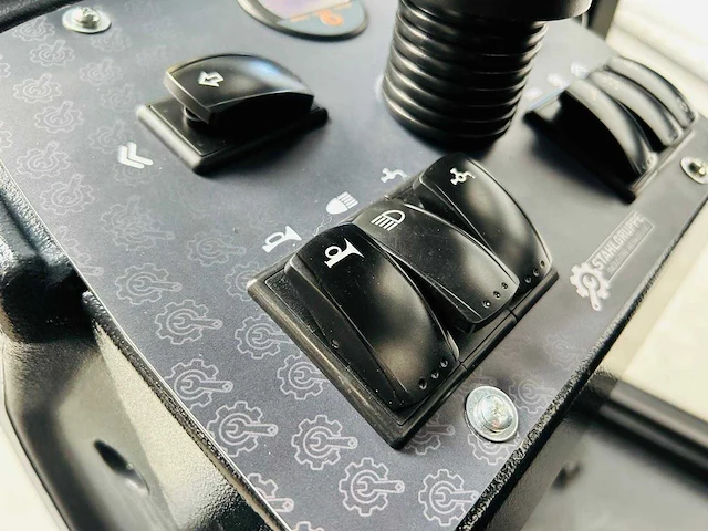 Stahlgruppe - 2025 - sgs100 - straatveegmachine - afbeelding 10 van  23