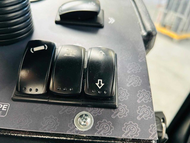 Stahlgruppe - 2025 - sgs100 - straatveegmachine - afbeelding 19 van  23