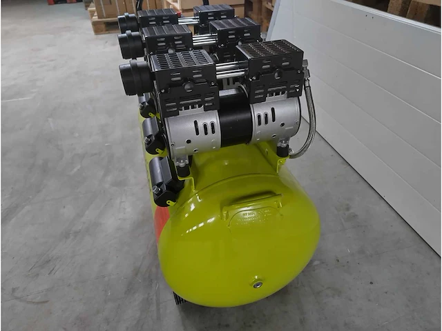 Stahlkaiser - 2025 - 3*4j-750-100l - olievrije compressor - afbeelding 7 van  12