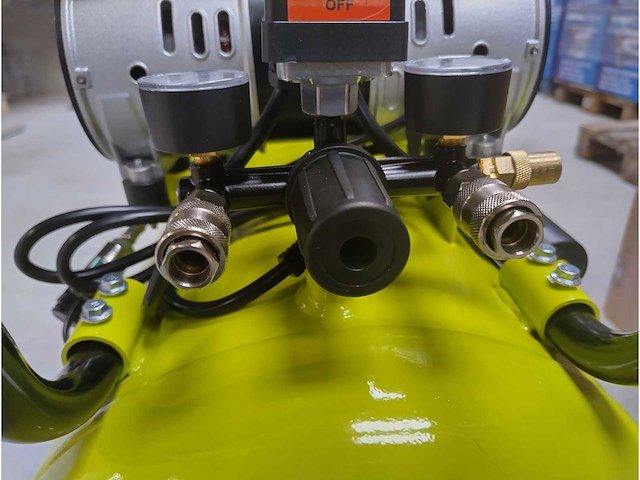 Stahlkaiser - 2025 - 3*4j-750-100l - olievrije compressor - afbeelding 2 van  12