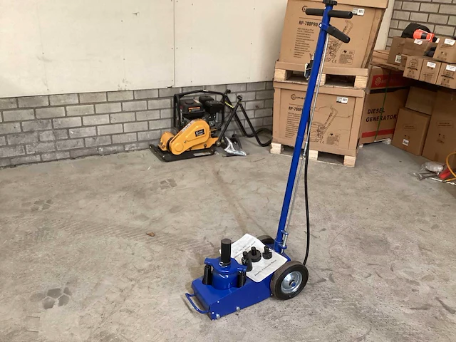Stahlkaiser pneumatisch garagekrik - afbeelding 1 van  4