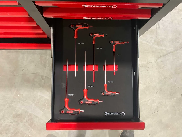 Stahlwelt stw222 gereedschapswagen met achterwand en kastjes - afbeelding 8 van  19
