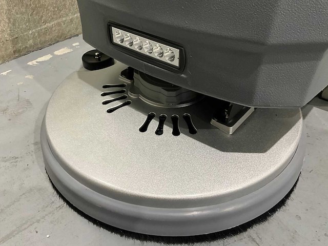 Stahlwerk - 2025 - sw580 - achterloop schrob-zuig machine - afbeelding 16 van  21