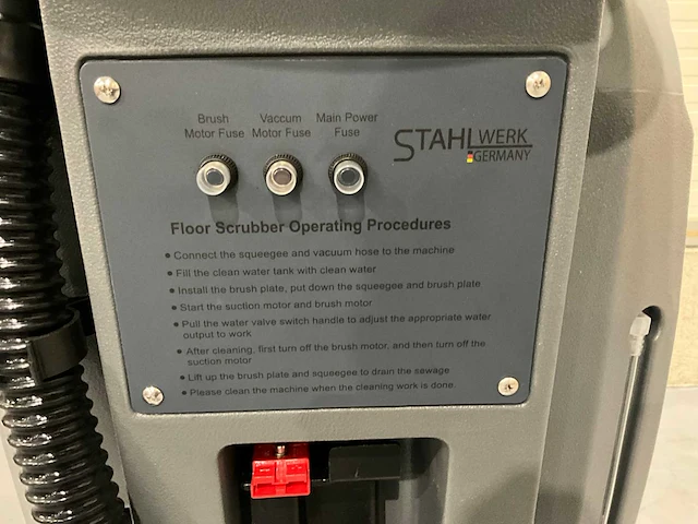 Stahlwerk - 2025 - sw580 - achterloop schrob-zuig machine - afbeelding 6 van  21