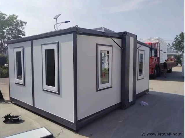 Stahlworks 4m-leeg tiny house - afbeelding 1 van  4