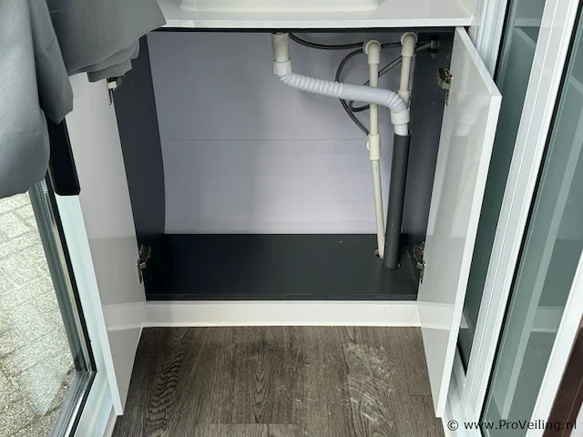 Stahlworks 4m-wit-a studio tiny house - afbeelding 3 van  16