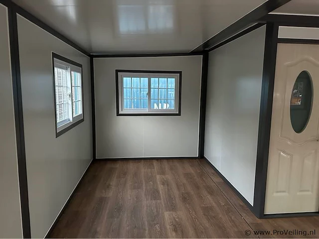 Stahlworks deluxe (19x20ft) mobile tiny house - afbeelding 3 van  16
