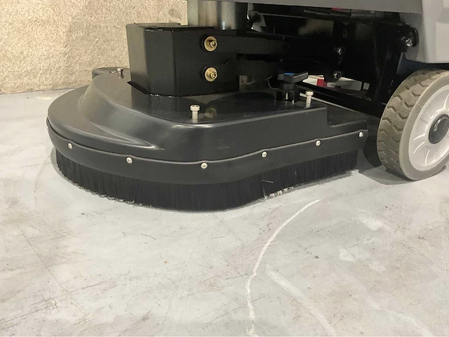 Stahwulle - 2025 - e-500sw - achterloop schrob-zuig machine - afbeelding 7 van  19