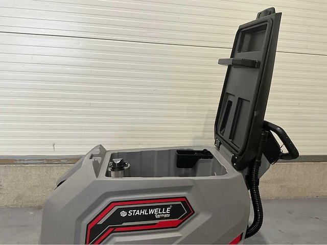 Stahwulle - 2025 - e-500sw - achterloop schrob-zuig machine - afbeelding 16 van  19