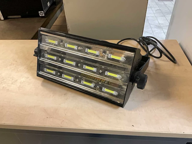 Stairville lf-12 led flash 12 stroboscoop - afbeelding 2 van  5