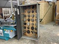Stalen 2-deurs kast met inhoud, huisman, grijs