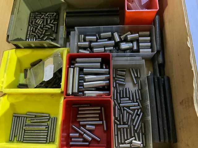 Stalen boor en spanstiften- - afbeelding 7 van  7