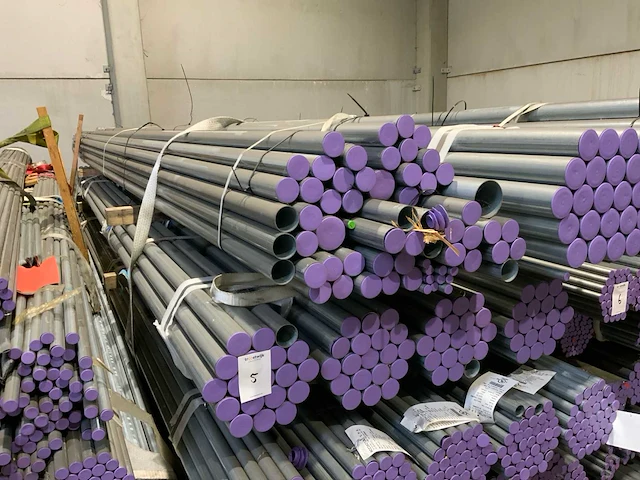 Stalen buis 6000mm (860x) - afbeelding 1 van  6