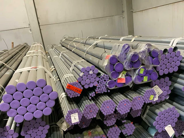 Stalen buis 6000mm (900x) - afbeelding 1 van  6