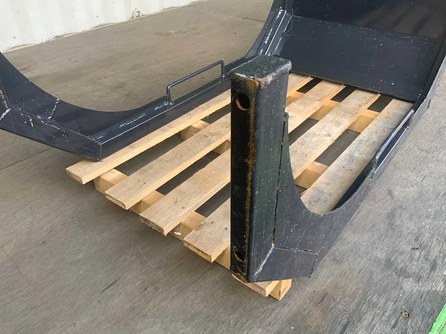 Stalen dak opbouw voor mini graafmachine - afbeelding 5 van  8